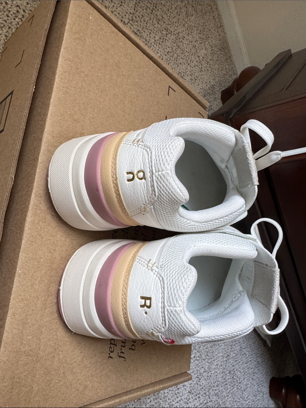 On Cloud The Roger Centre Court Sneaker in Cream with Pink Accents Size 6 - Picture 4 of 6